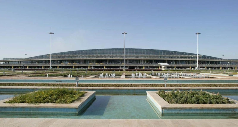 La Terminal 1 del aeropuerto internacional Imán Khomeini vista desde el exterior.